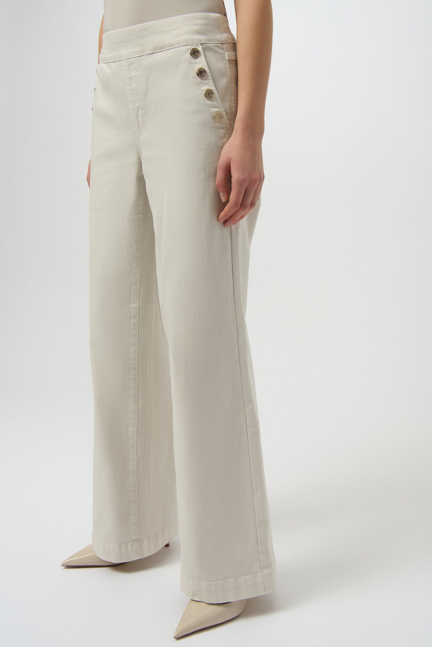 Classic Wide Leg Pull-On Jeans