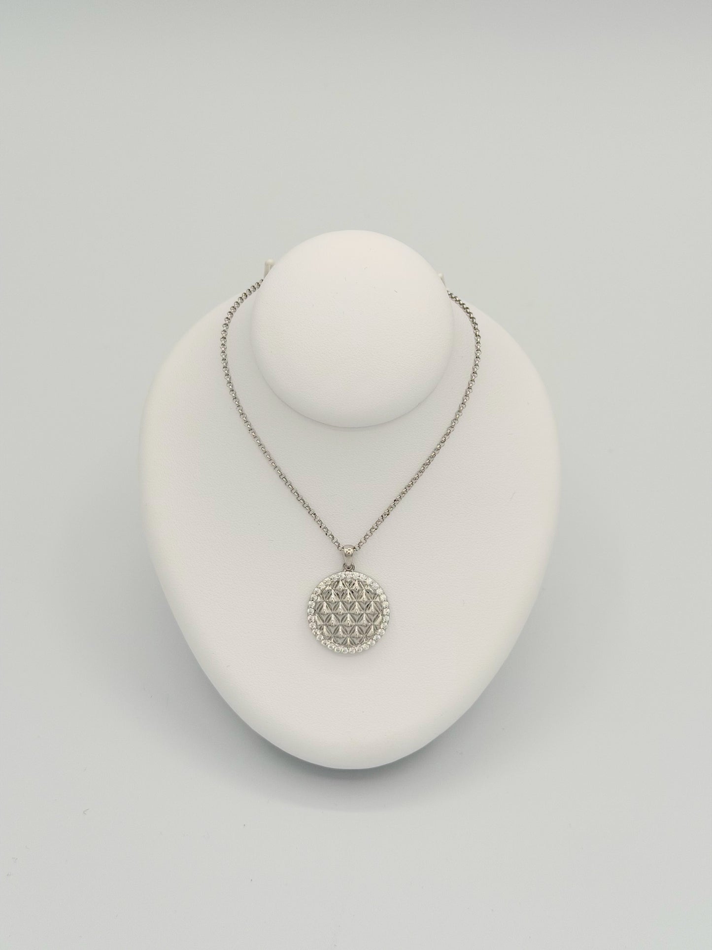 Luxe Medallion Pendant