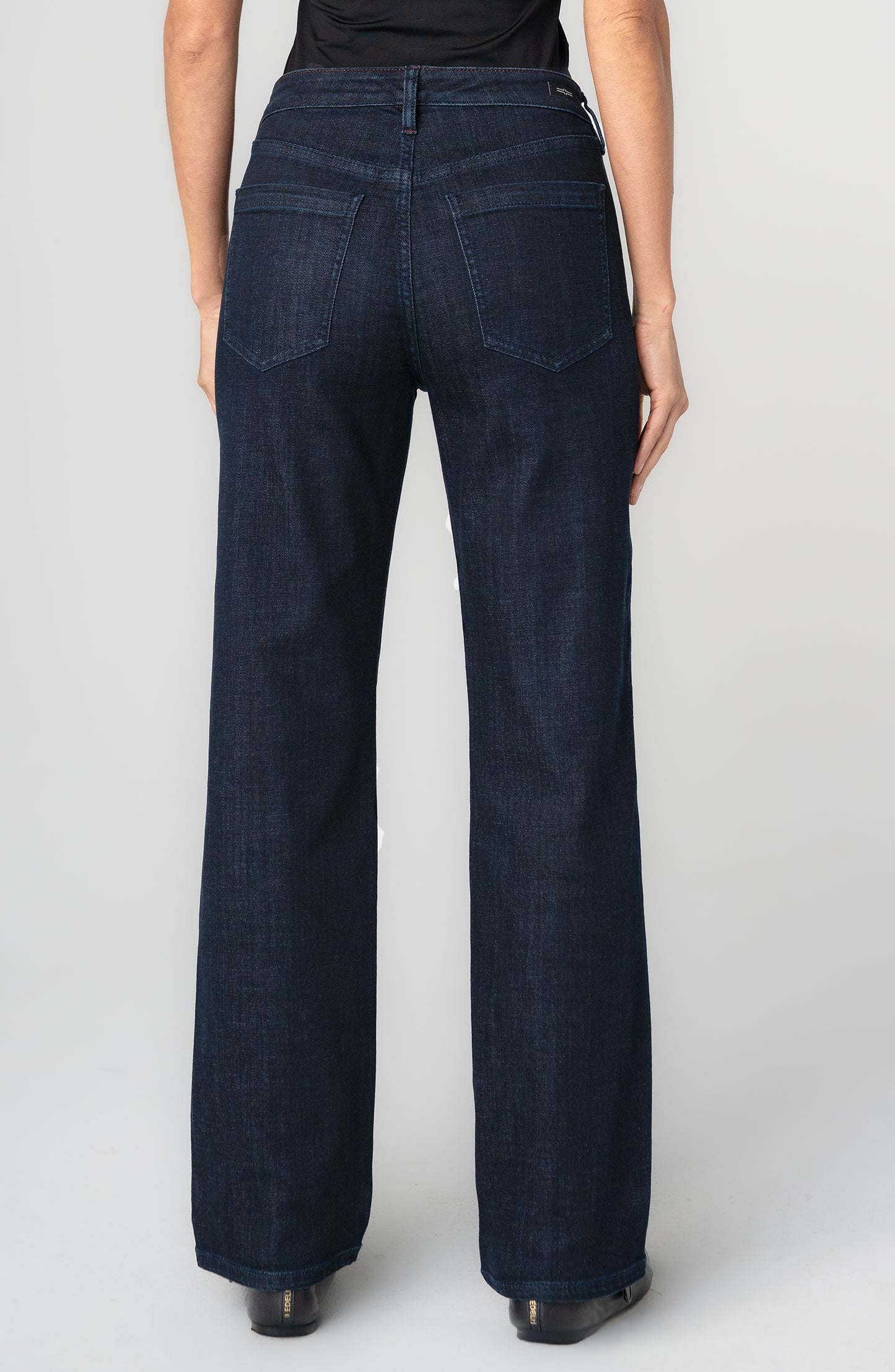 Kennedy Straight Jeans With Side Stitch
